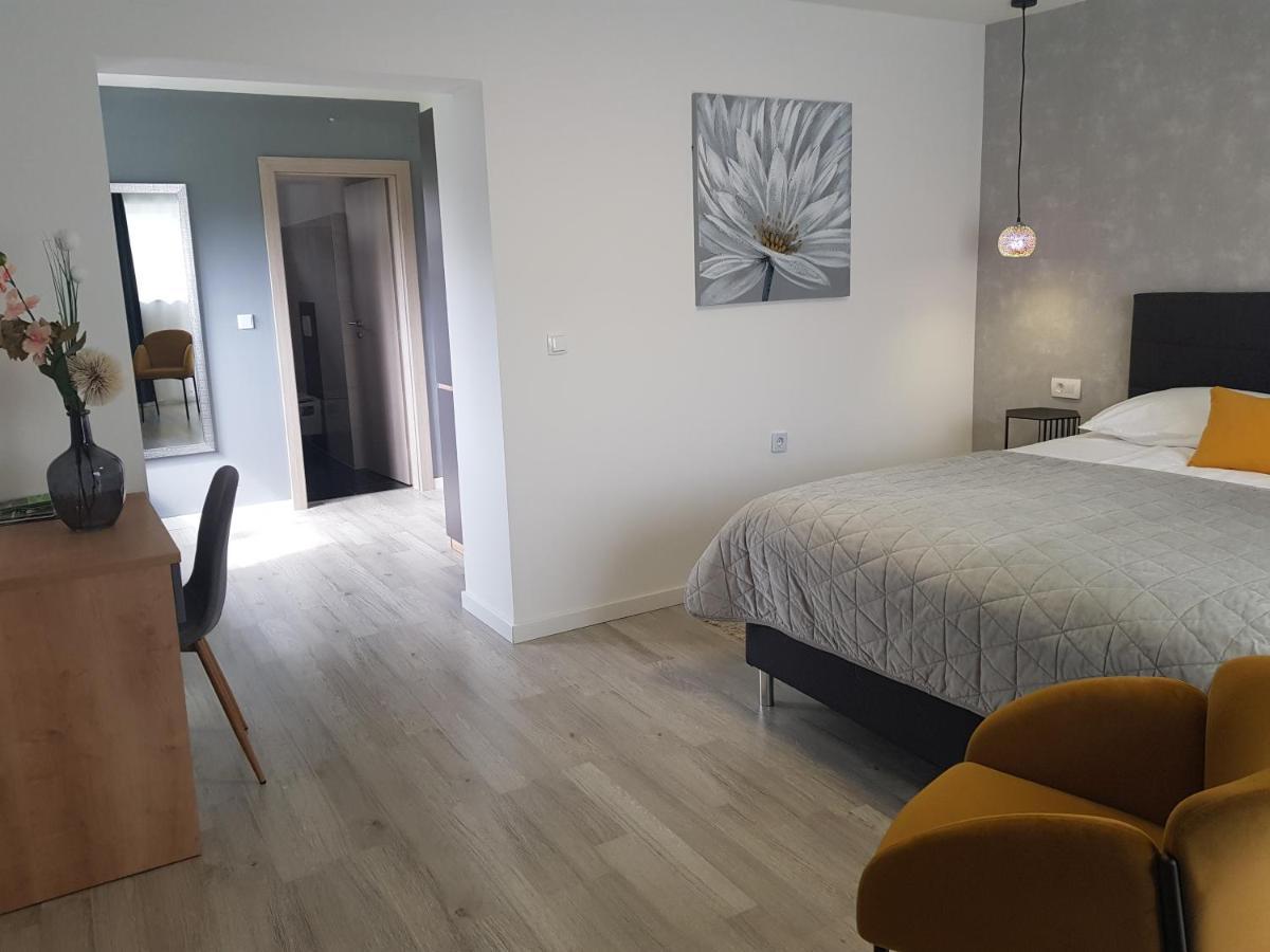 Rooms Vanteo Korenica Exterior foto